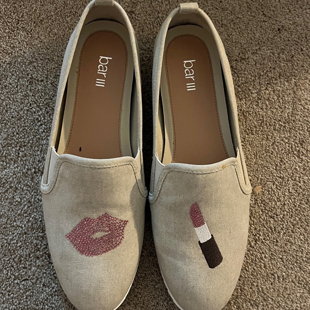 Bar III Cream Slip-On Shoes with Lipstick Motif